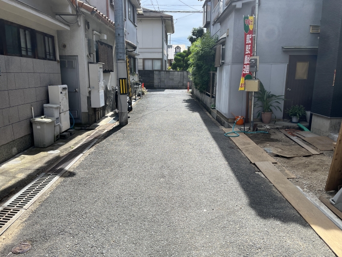 前面道路(西向き)